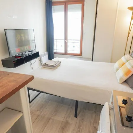 4 Stylish In Near Republique Metro Apartamento